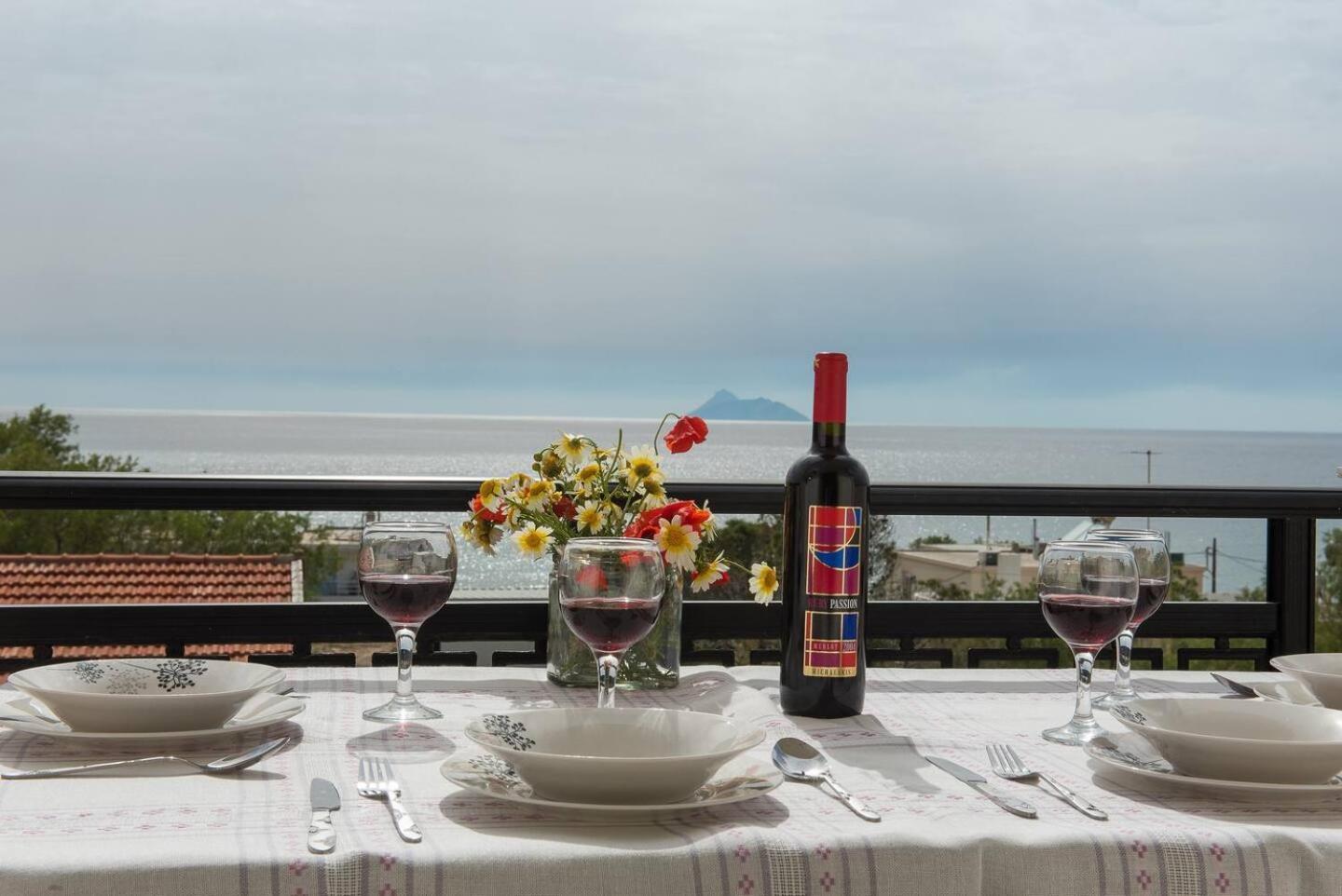 Sofia Apartment, With Sea & Mountain View Kalamaki  Esterno foto
