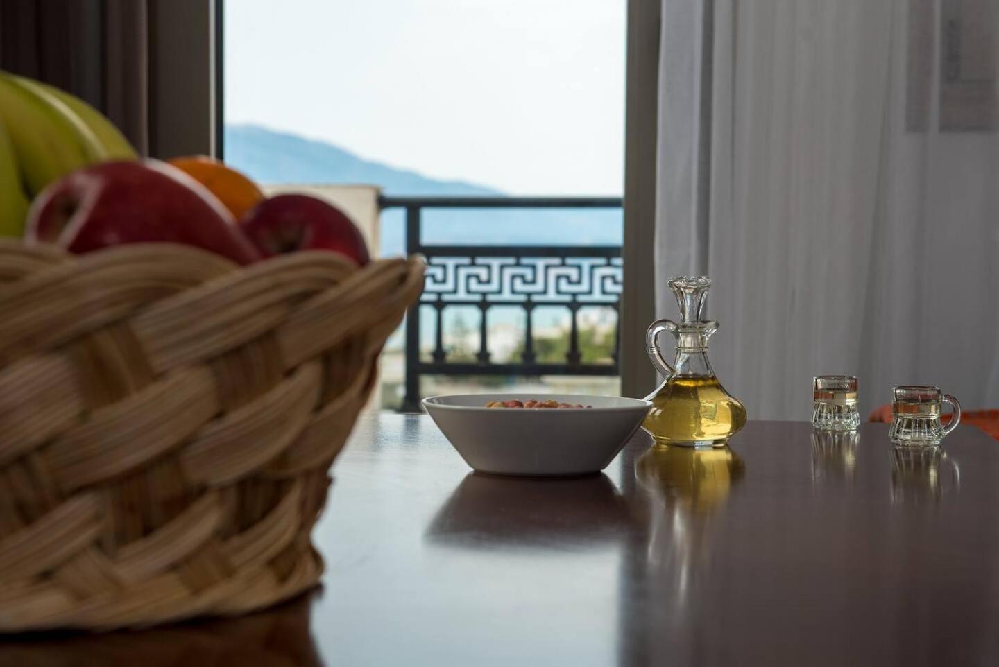 Sofia Apartment, With Sea & Mountain View Kalamaki  Esterno foto