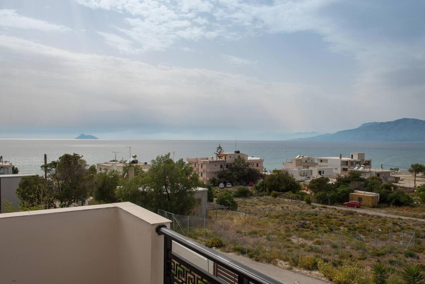 Sofia Apartment, With Sea & Mountain View Kalamaki  Esterno foto